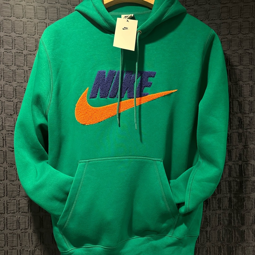 NWT! Nike Club Basketball CHNL FTRA Pullover Mens. Green FN3104-365 - Picture 3 of 13